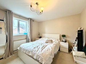 Bedroom- click for photo gallery